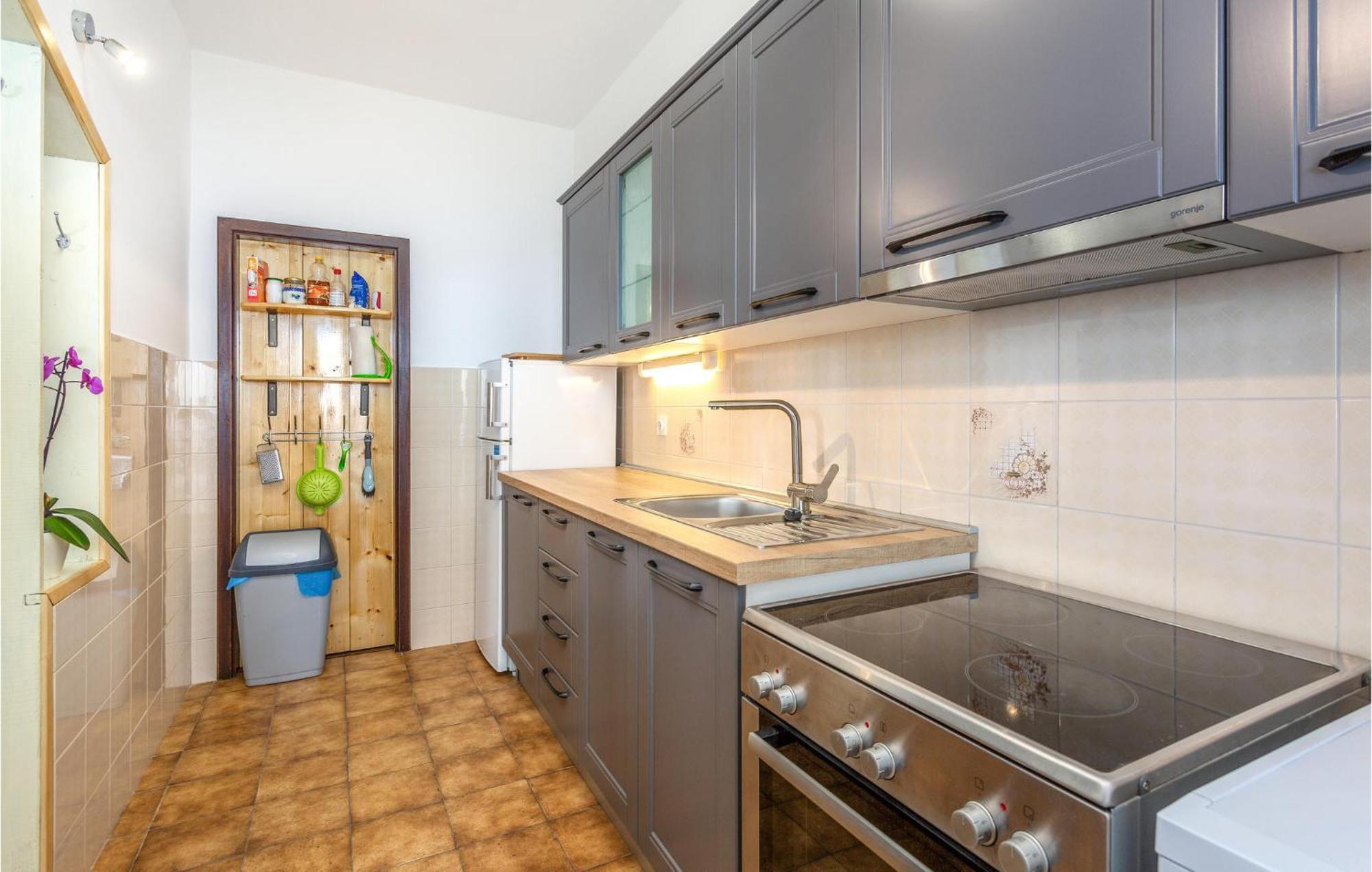Nice Apartment In Lovran With Kitchen Экстерьер фото